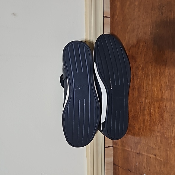 Leather casual shoe - Picture 2 of 3